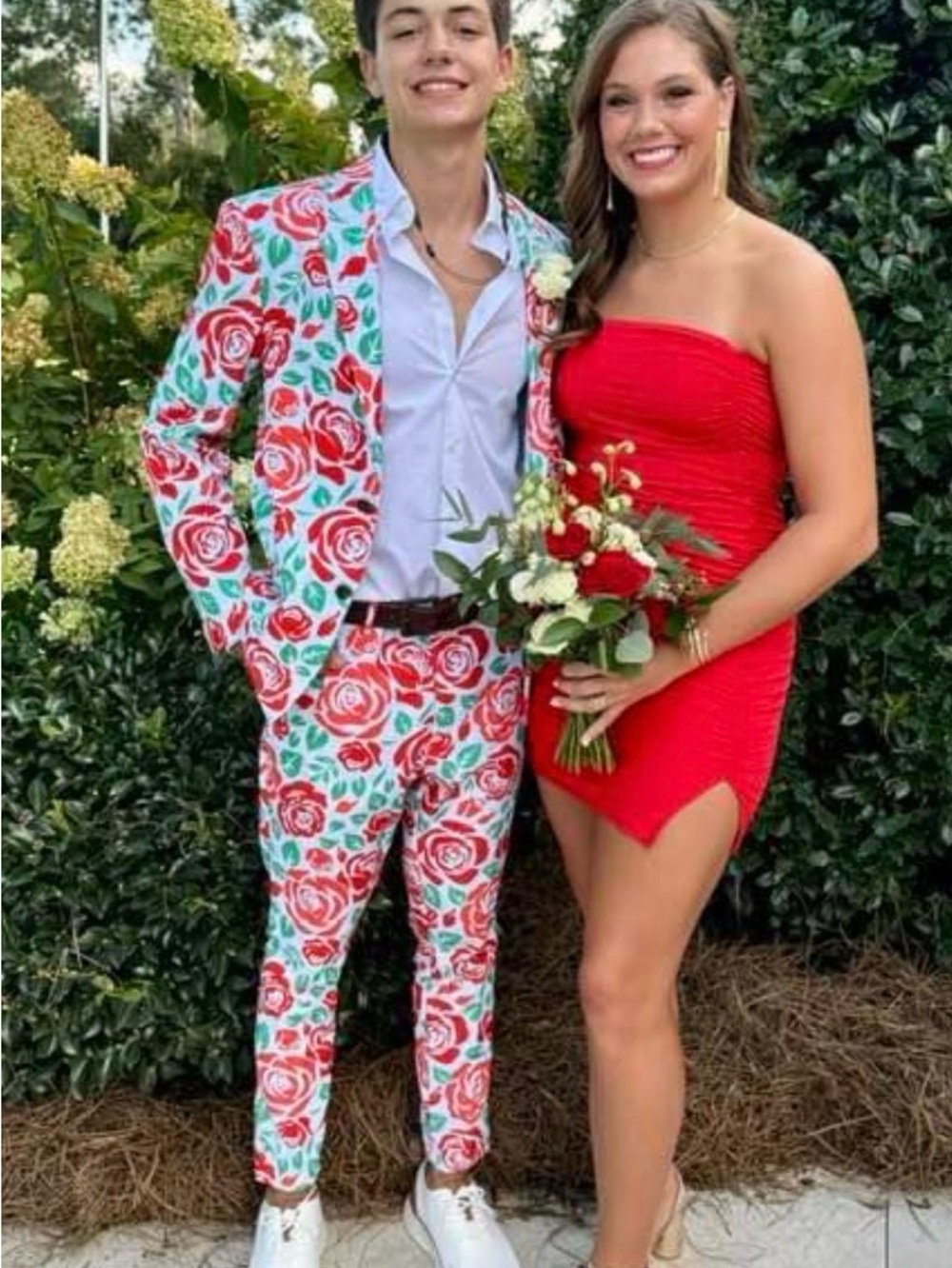 Red Rose Print Men's Two-Piece Suit Jacket & Trousers
